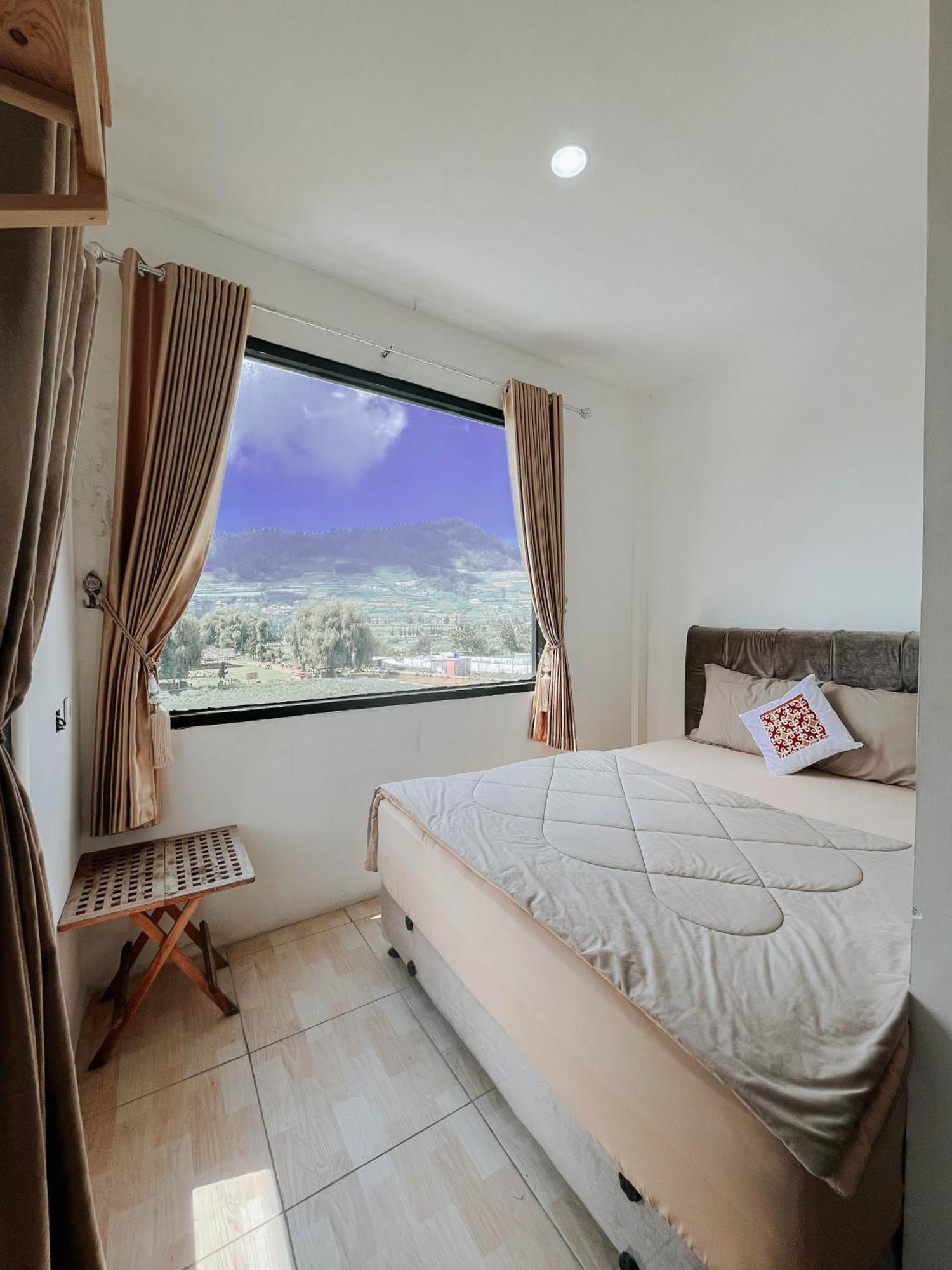 Tiga Mahkota Homestay Diyeng Exteriör bild