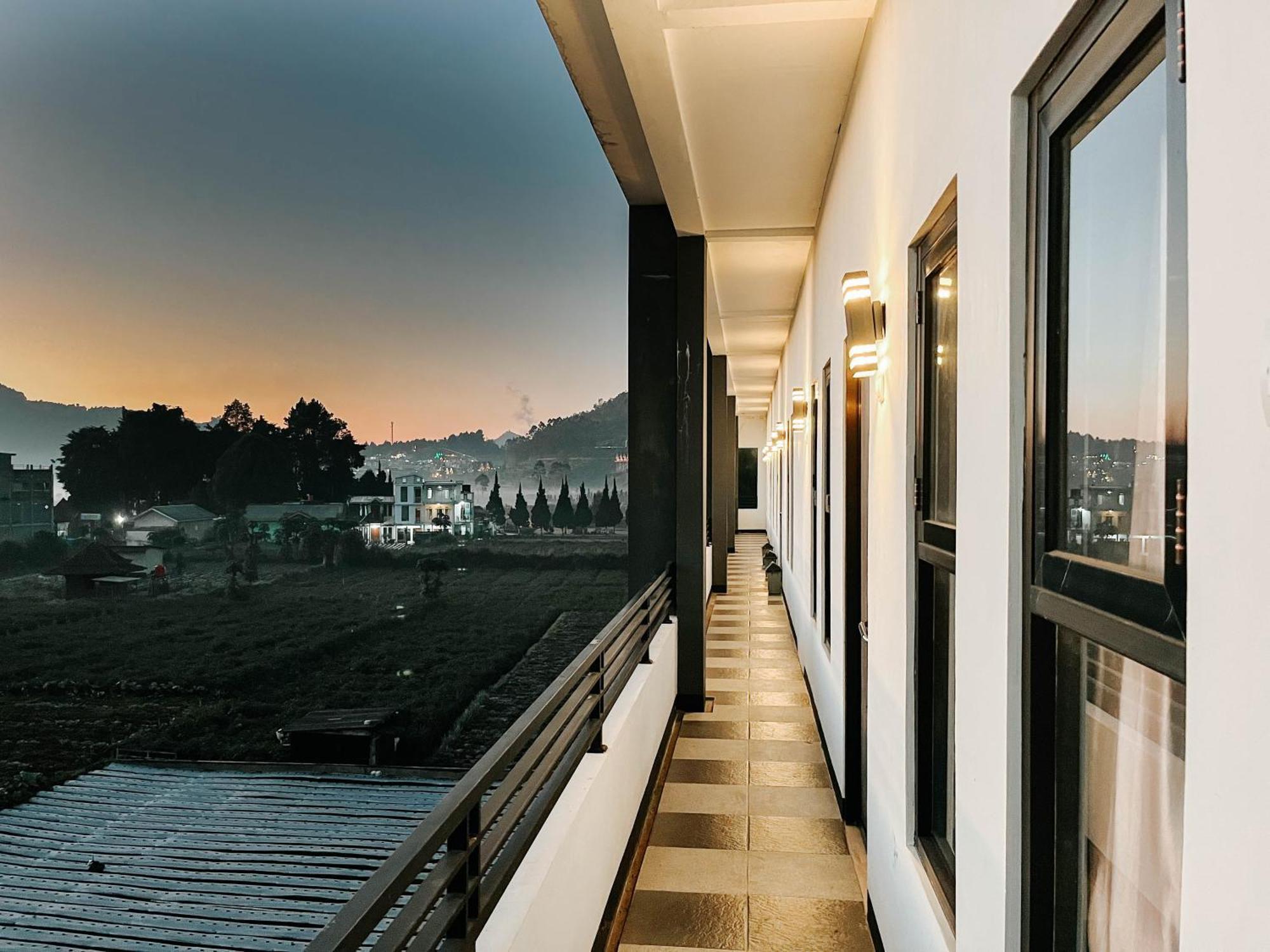 Tiga Mahkota Homestay Diyeng Exteriör bild